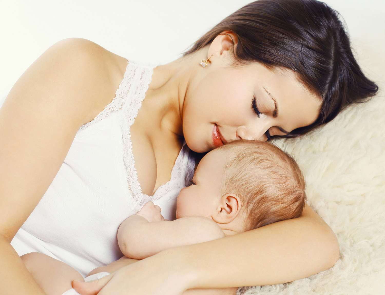 К чему снится молодая мама. Фото портретное мама с новорожденным.